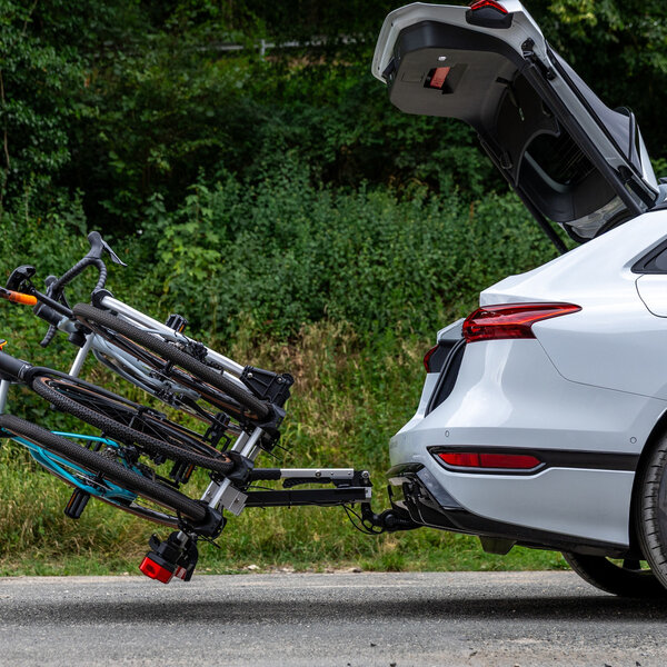Träger einfach wegklappen - so bleibt der Kofferraum immer erreichbar. 🤗…